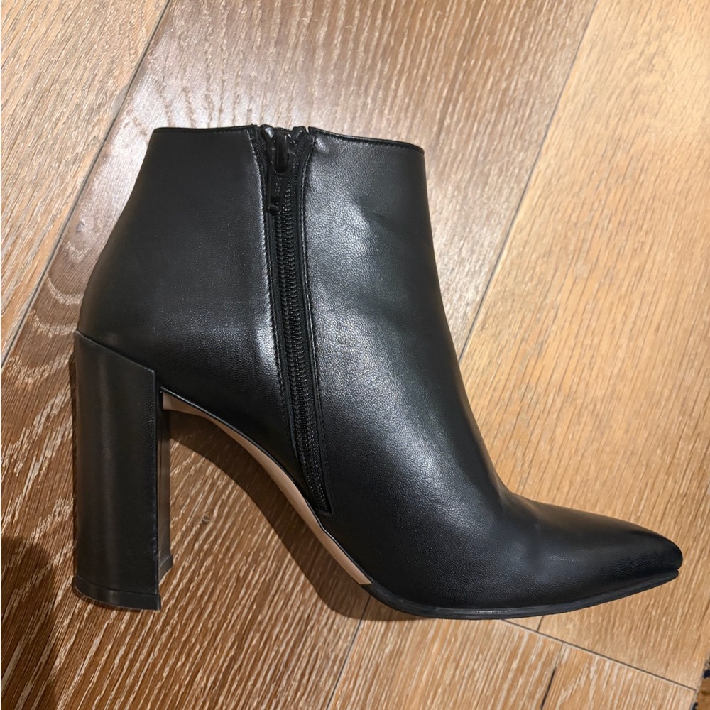 Stuart Weitzman Black Leather Ankle Boots
